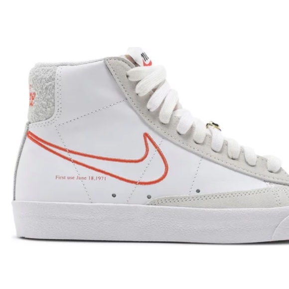 Nike Blazer Mid 77 SE - Picture 9 of 12